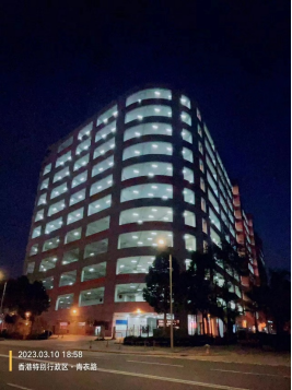 客戶香港倉(cāng)庫(kù)的夜色大樓與包裝流水線順利完成調(diào)試后，我們的技術(shù)人員從深圳灣口岸返回。